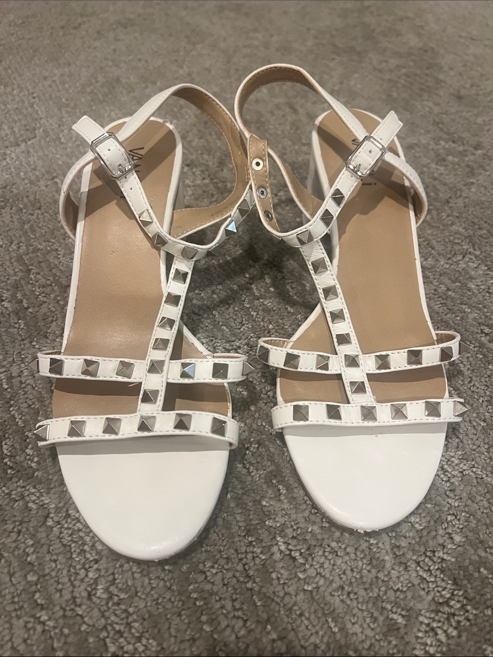VANELi Midge White Leather Studded Block Heel Sandals - Size 7.5
